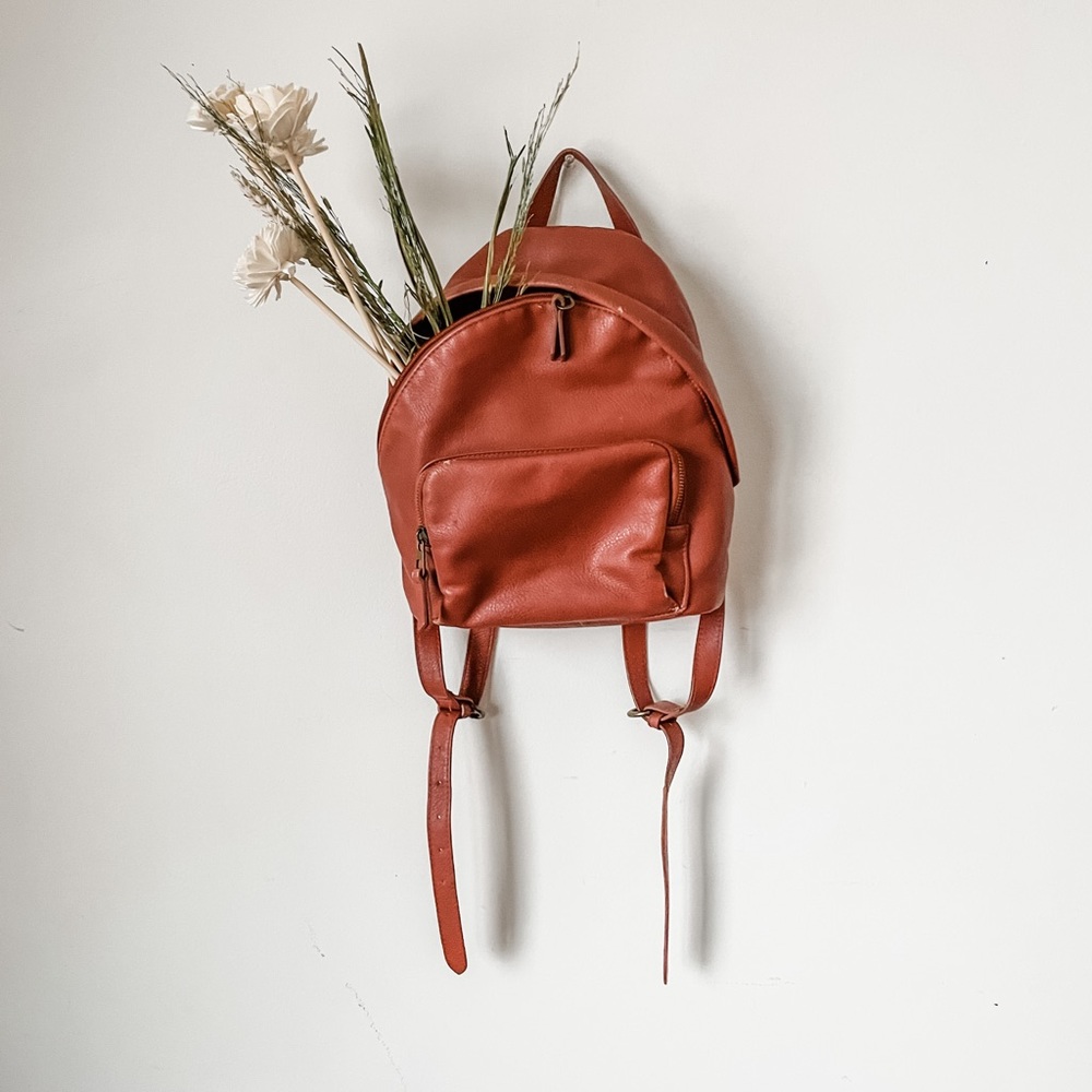 Universal Thread Backpack - image 1